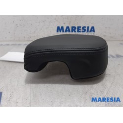 Peugeot - RCZ - Headrest