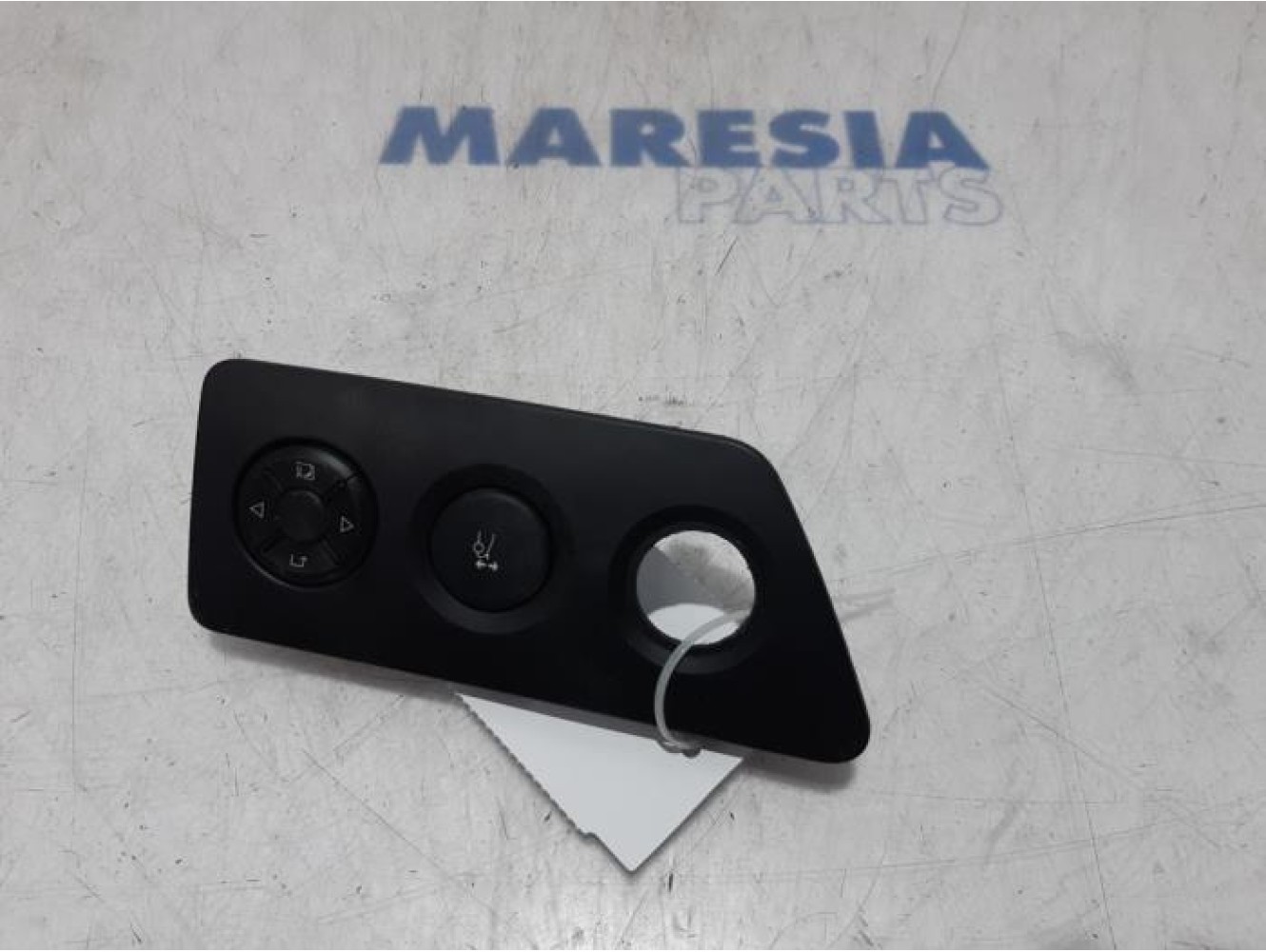 Peugeot - RCZ - Navigation control panel