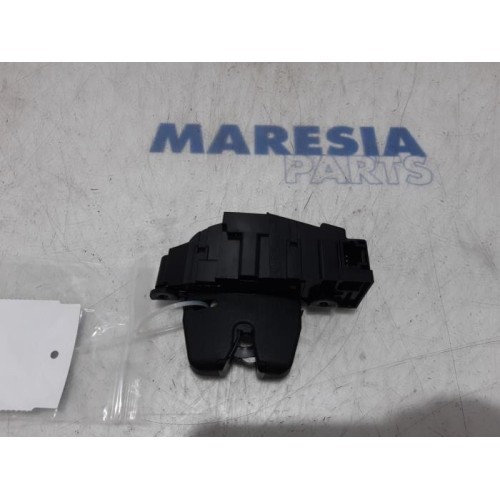 Peugeot - RCZ - Tailgate lock mechanism