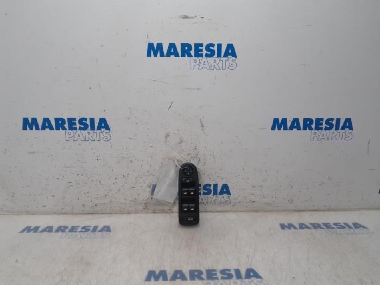 Peugeot - 508 - Multi-functional window switch