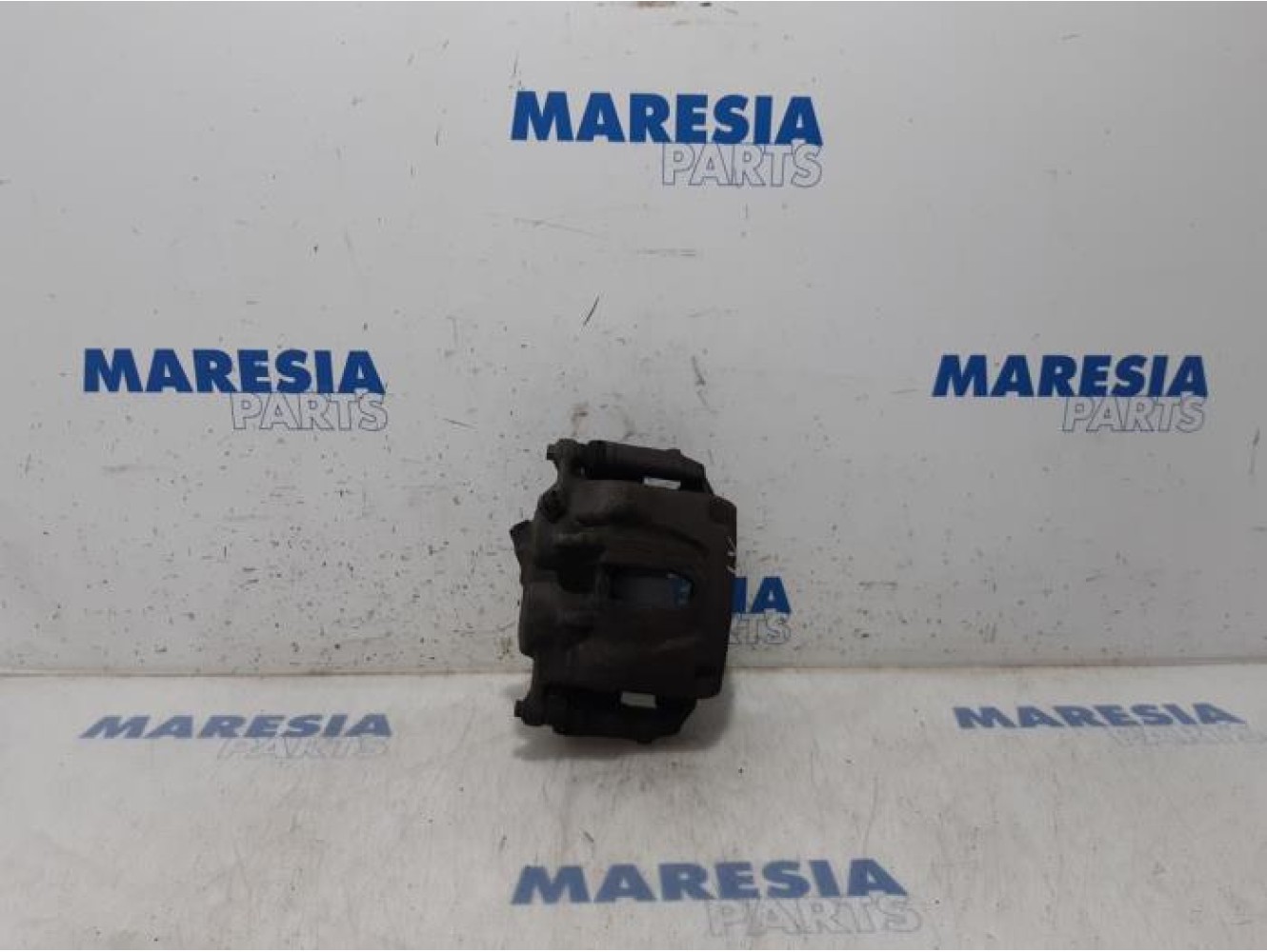 Renault - Trafic - Front brake calliper, left
