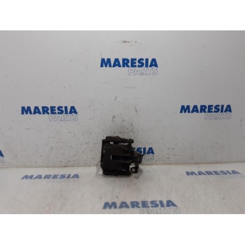 Renault - Trafic - Rear brake calliper, left