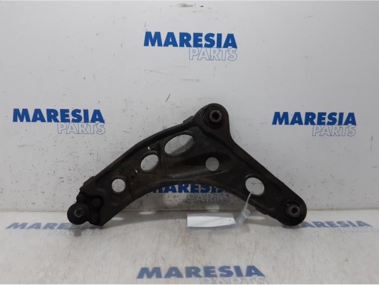 Renault - Trafic - Front wishbone, left