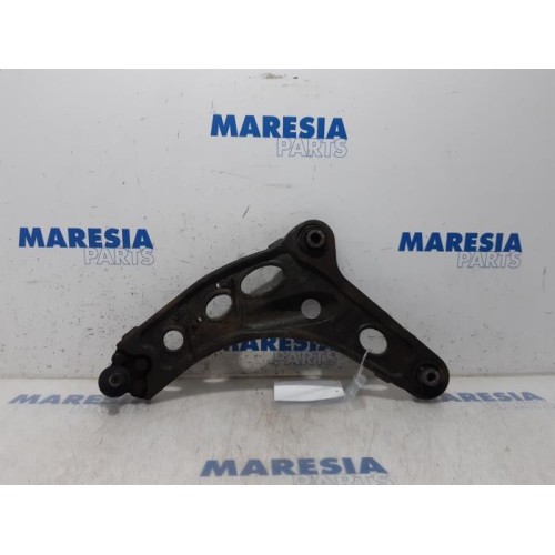 Renault - Trafic - Front wishbone, left