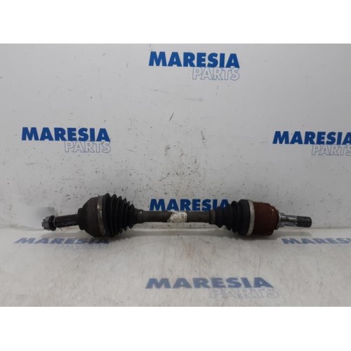 Renault - Trafic - Aandrijfas links-voor