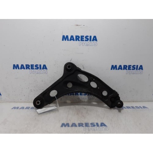 Renault - Trafic - Front wishbone, right