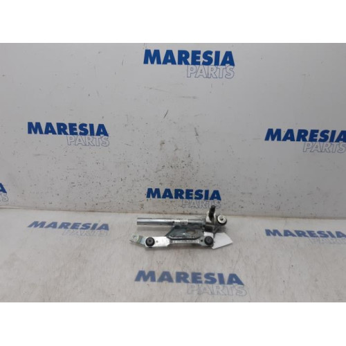 Peugeot - 3008 - Wiper mechanism