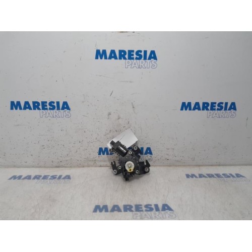 Peugeot - 508 - Tailgate lock mechanism