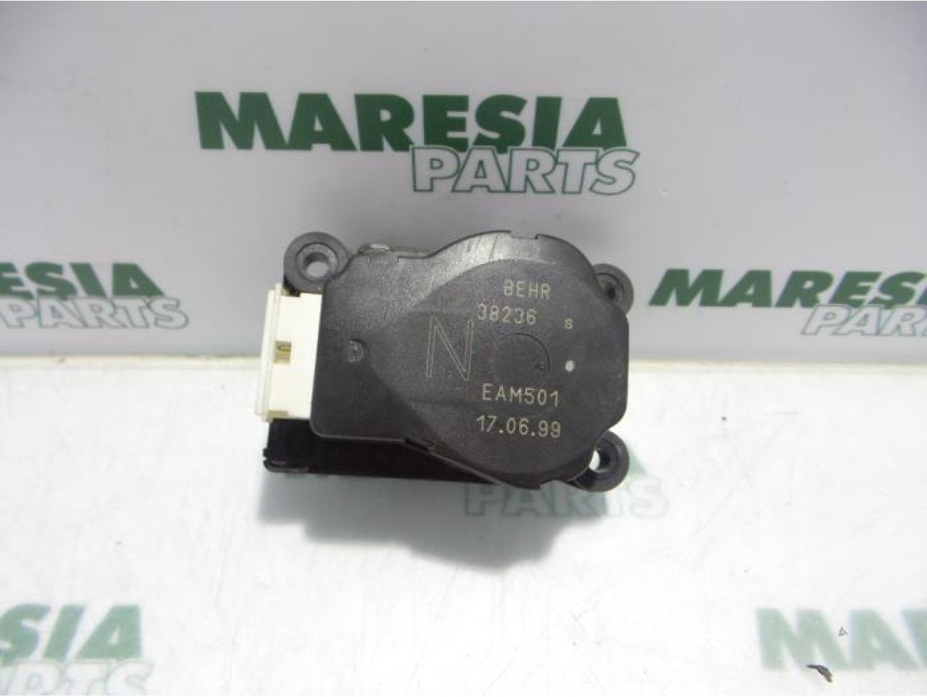 Peugeot - 206 - Heater valve motor