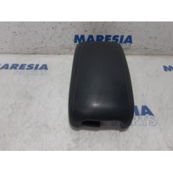 Peugeot - 4007 - Armrest