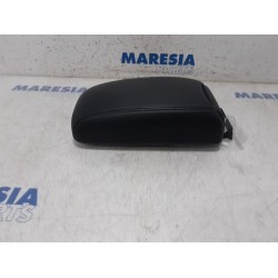 Peugeot - 4007 - Armrest