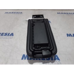 Peugeot - 4007 - Armrest
