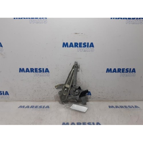 Peugeot - 4007 - Rear door window mechanism 4-door, right