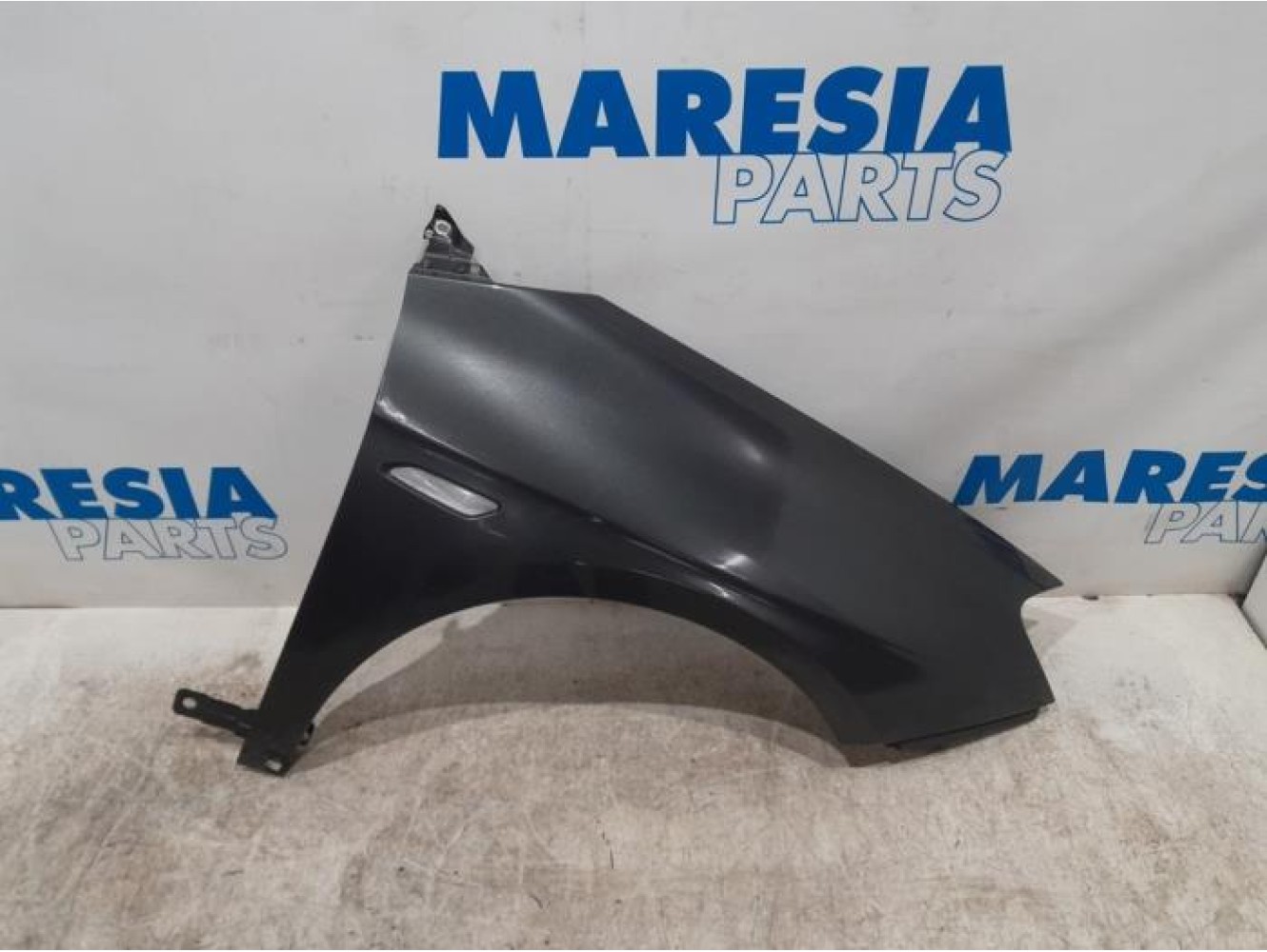 Lancia - Delta - Front wing, right