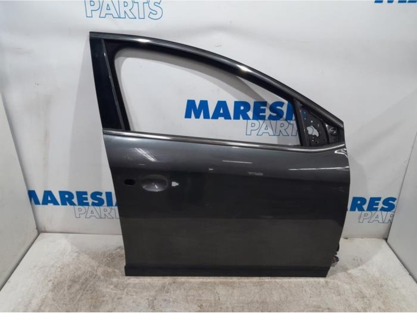 Lancia - Delta - Front door 4-door, right