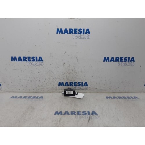 Citroen - C4 Grand Picasso - Central door locking module