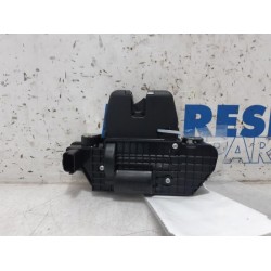 Peugeot - 208 - Tailgate lock mechanism