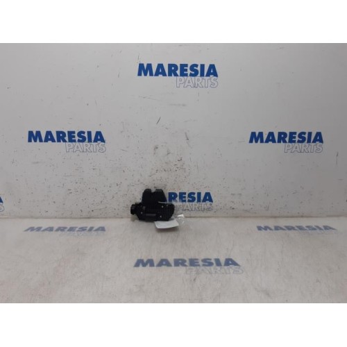 Peugeot - 208 - Tailgate lock mechanism
