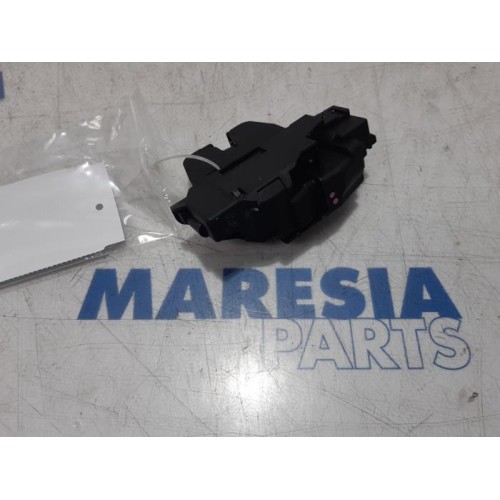 Citroen - C4 Cactus - Tailgate lock mechanism
