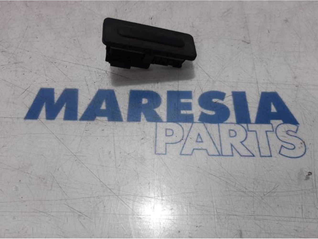 Citroen - C4 Cactus - Tailgate handle