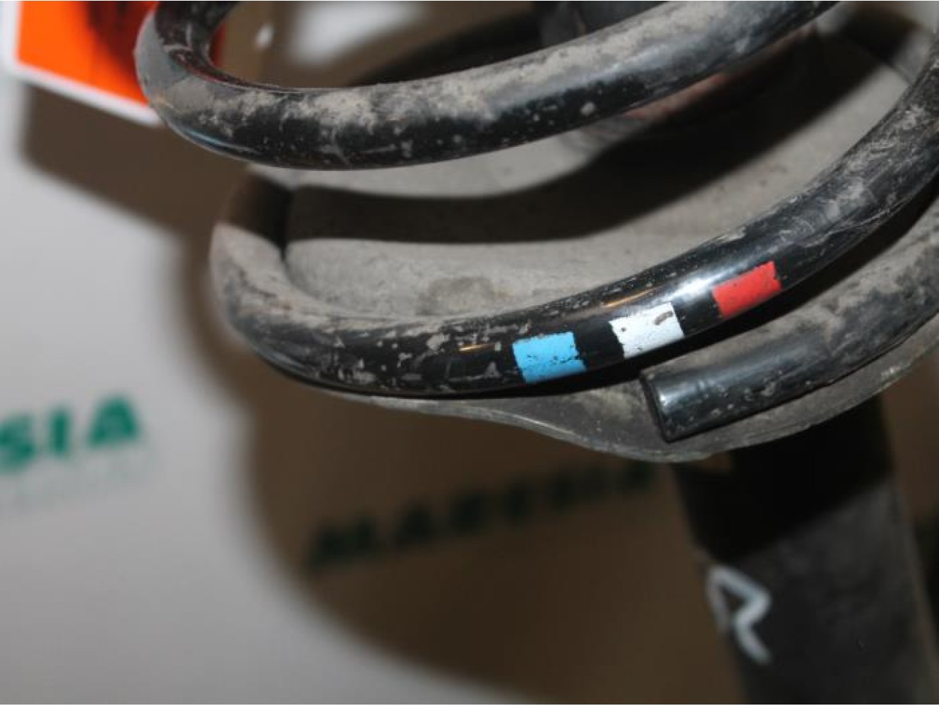 Peugeot - Partner - Front shock absorber rod, right