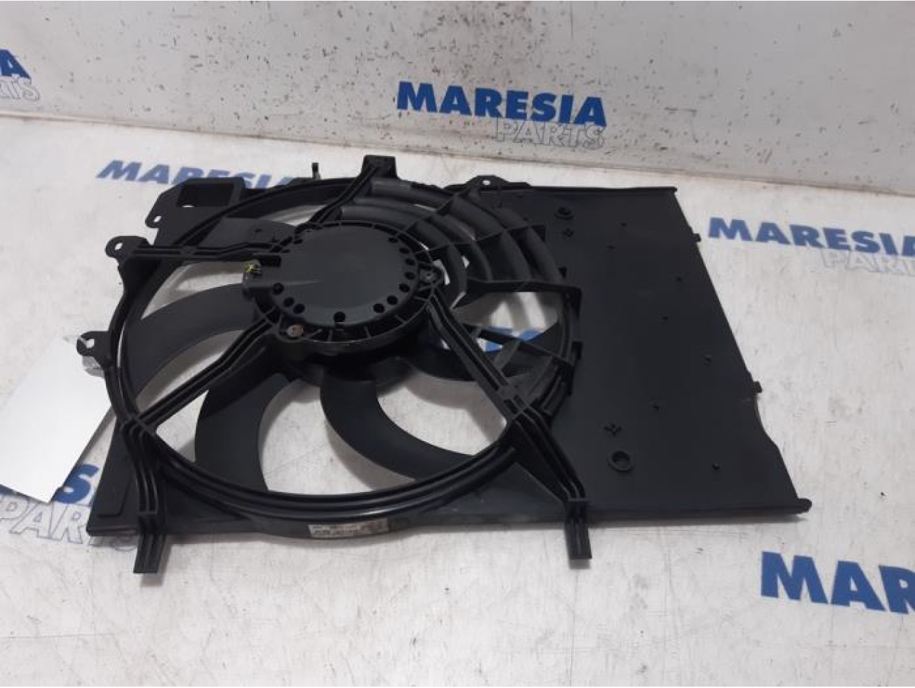 Citroen - C4 Cactus - Fan motor