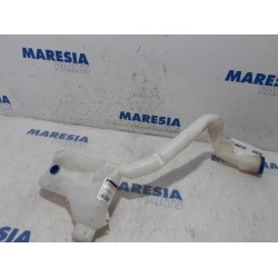 Citroen - C4 Cactus - Front windscreen washer reservoir