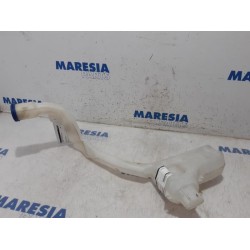 Citroen - C4 Cactus - Front windscreen washer reservoir