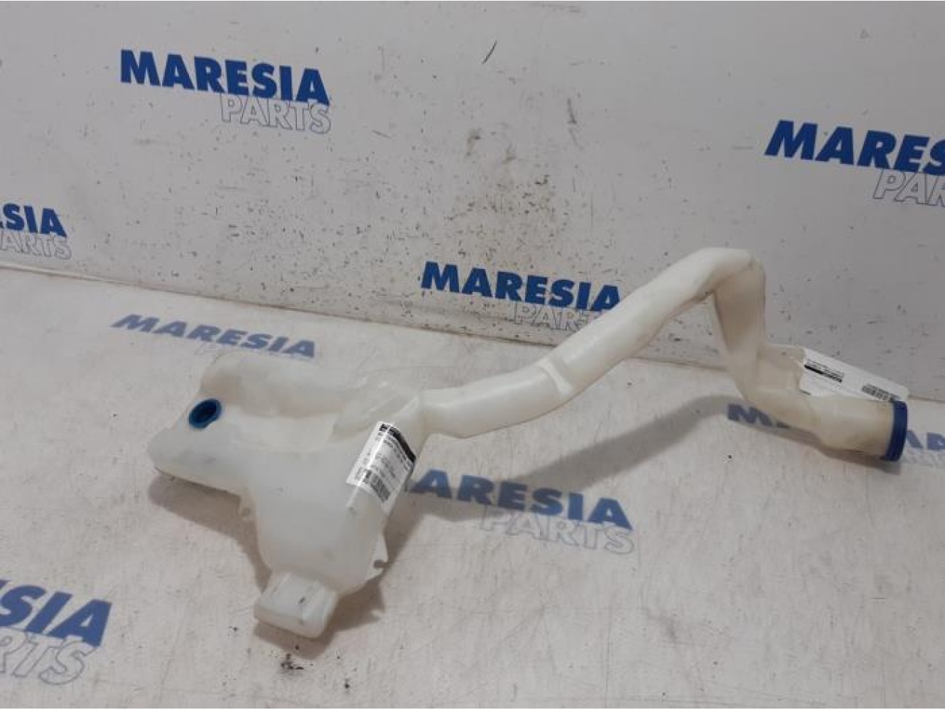 Citroen - C4 Cactus - Front windscreen washer reservoir