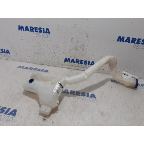 Citroen - C4 Cactus - Front windscreen washer reservoir