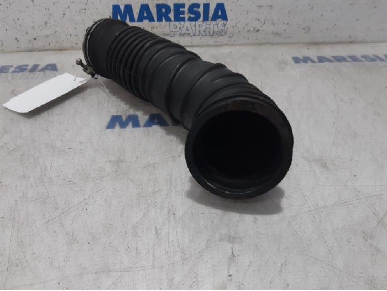 Peugeot - 4007 - Air intake hose