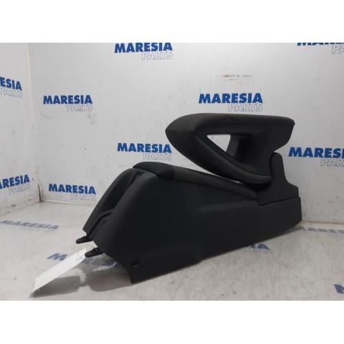 Citroen - C4 Cactus - Armrest