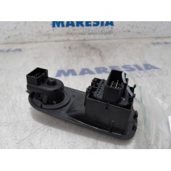 Renault - Trafic - Multi-functional window switch