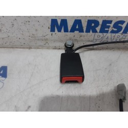 Fiat - 500 - Insertion ceinture de sécurité avant droite