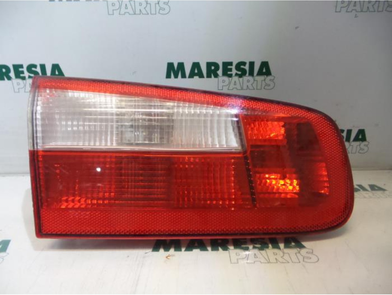 Renault - Laguna - Achterlicht links