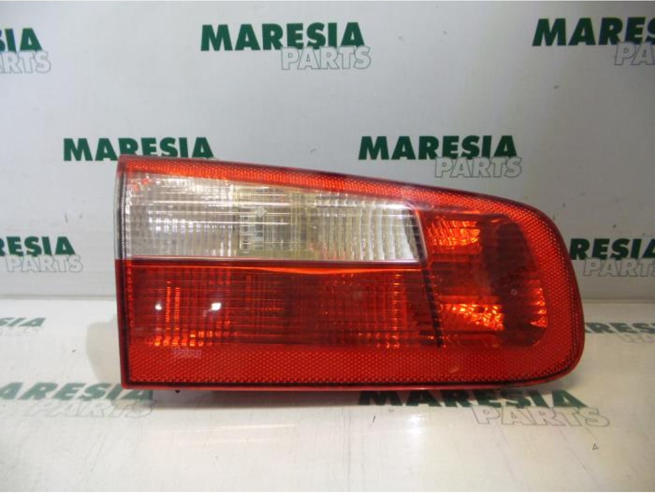 Renault - Laguna - Achterlicht links