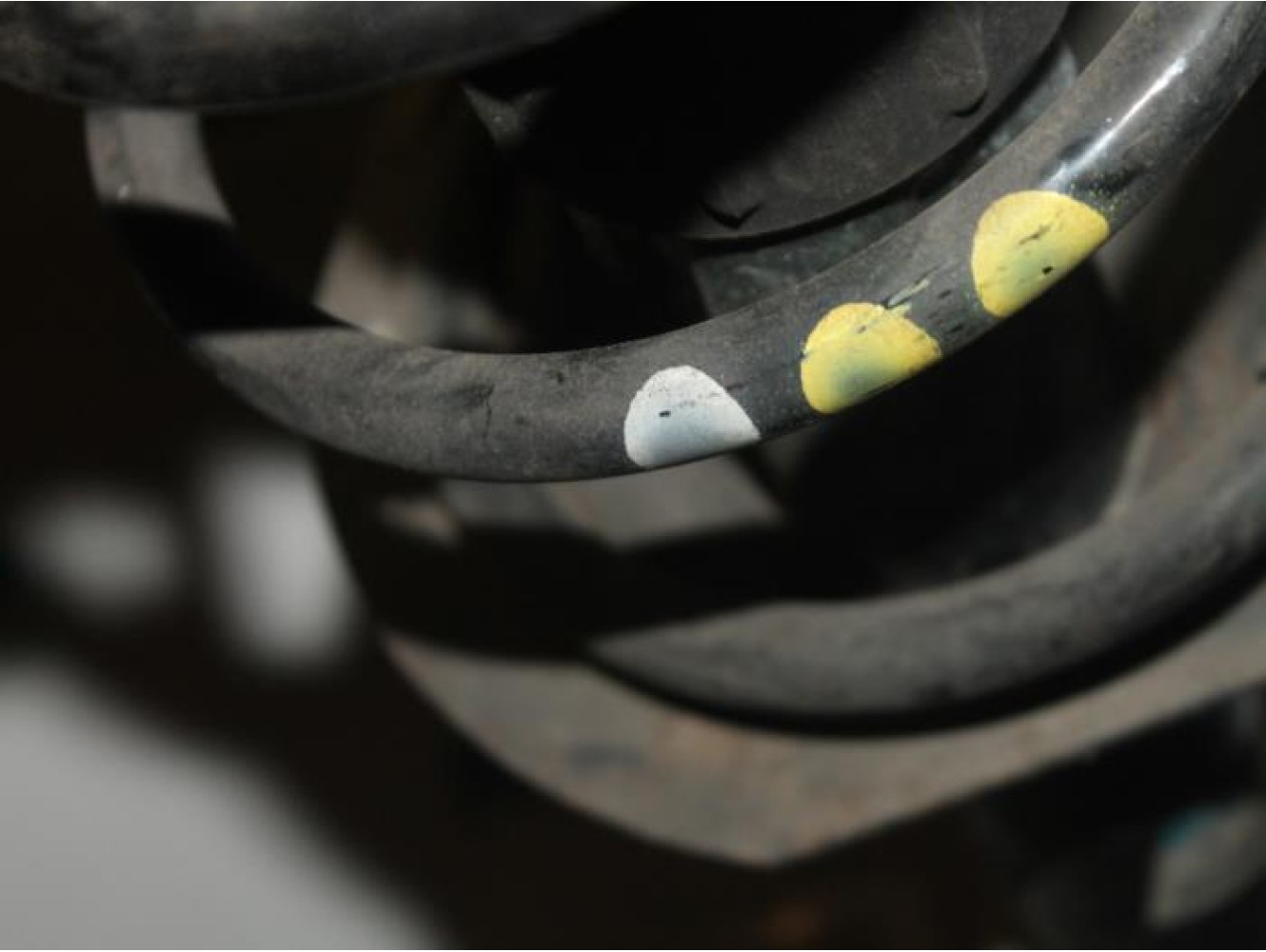 Fiat - Punto - Front shock absorber rod, right