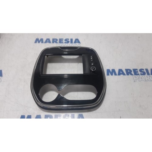 Renault - Captur - Radiotrim