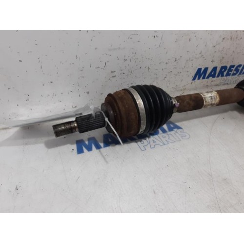 Renault - Clio - Front drive shaft, right
