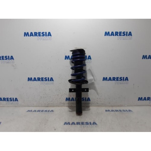Renault - Clio - Front shock absorber rod, right