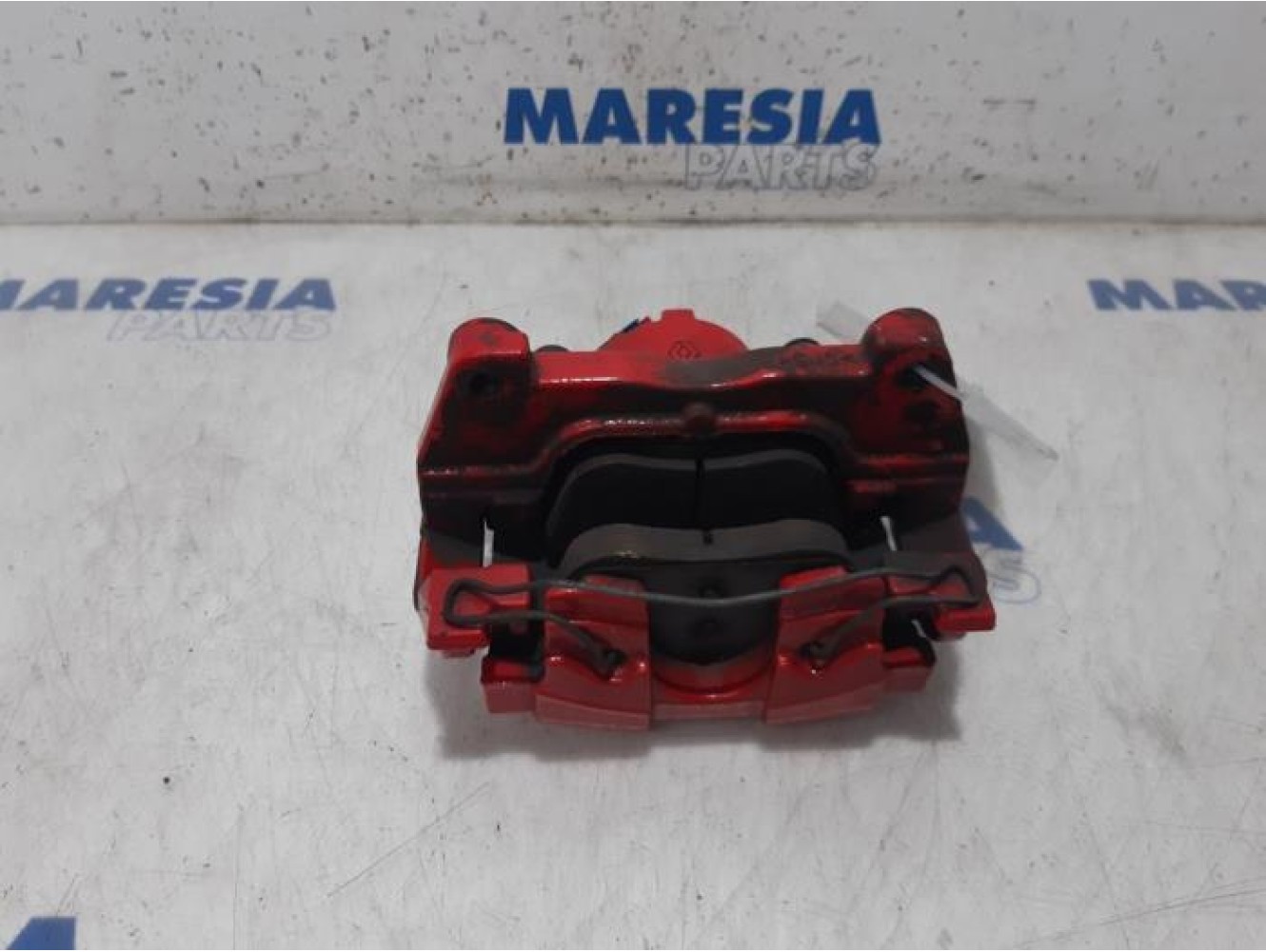 Renault - Clio - Front brake calliper, left