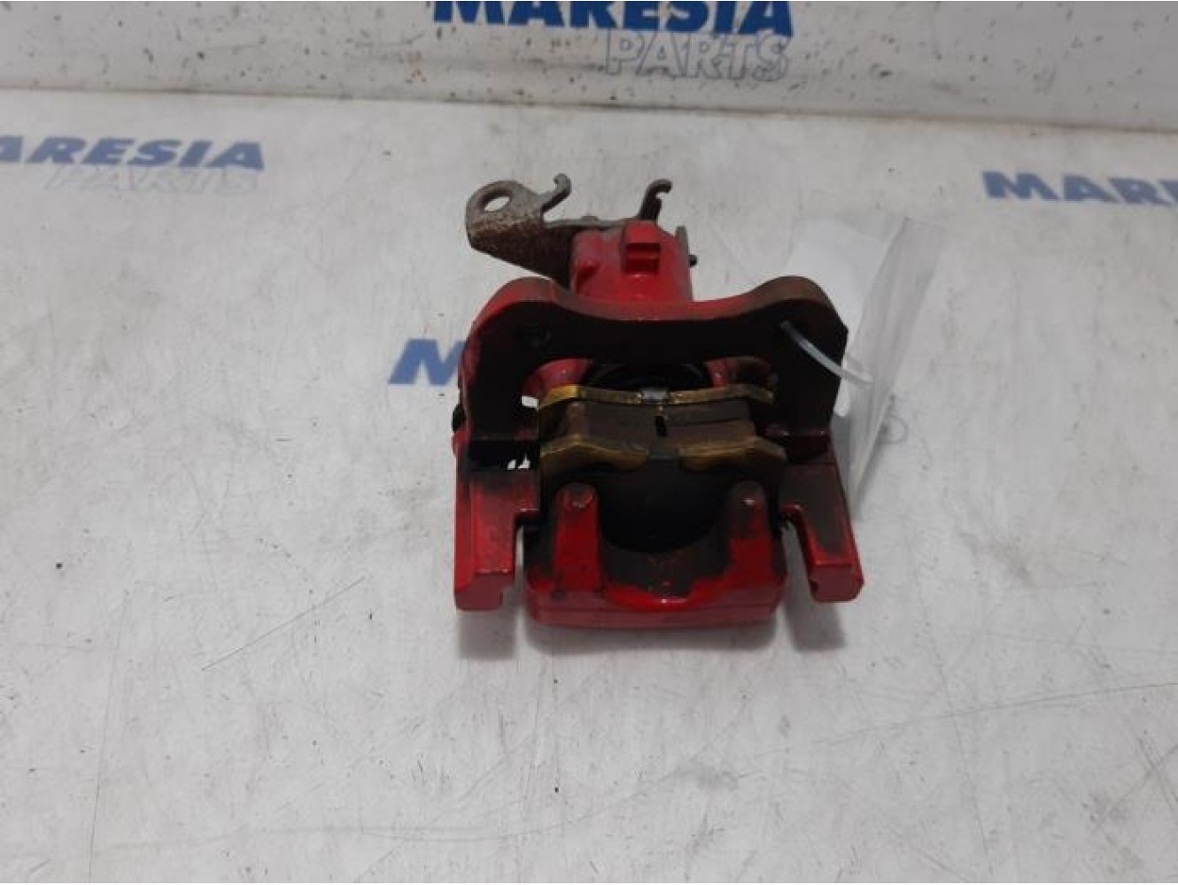 Renault - Clio - Rear brake calliper, right
