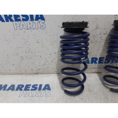 Renault - Clio - Rear coil spring