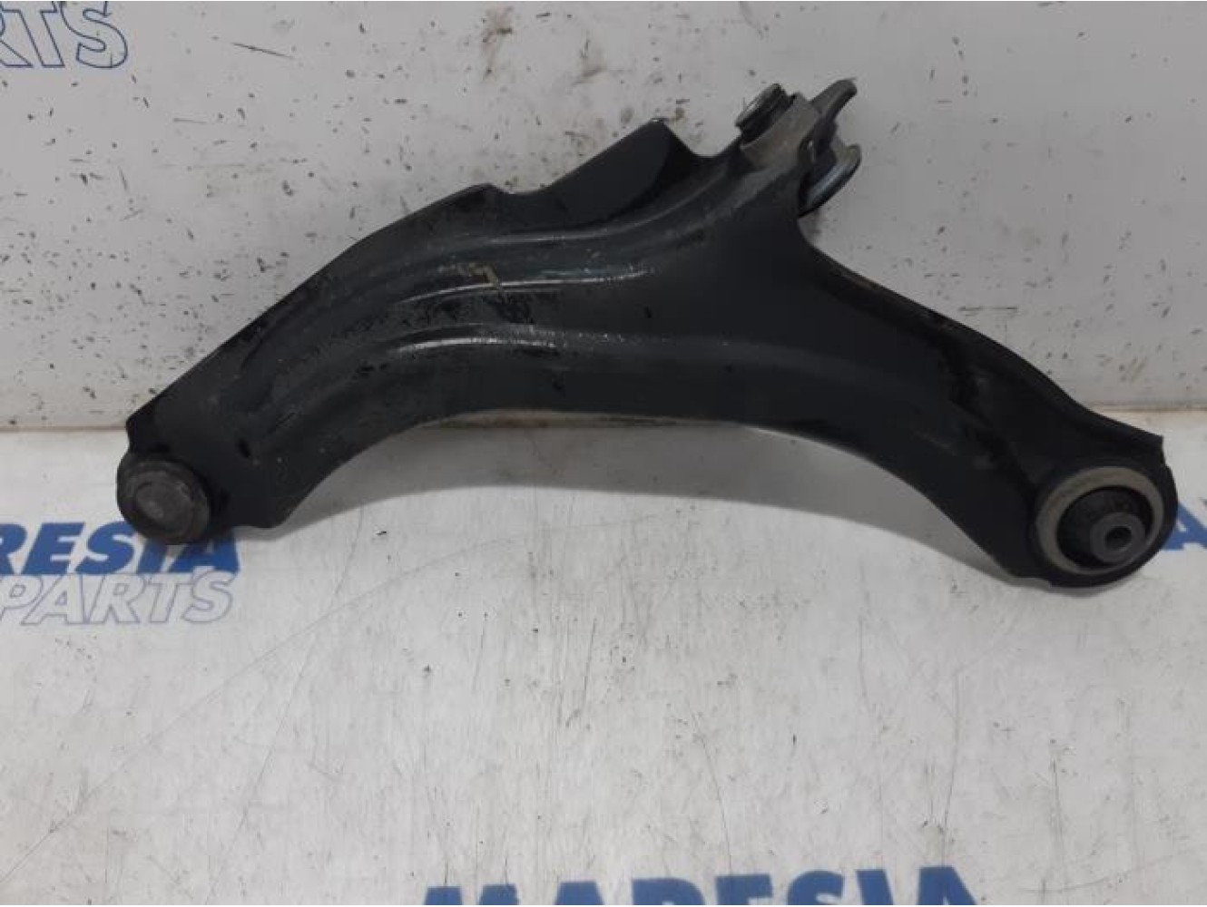 Renault - Clio - Bras de suspension bas avant droit