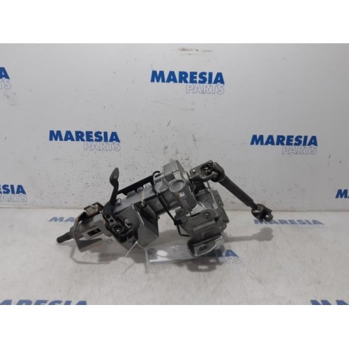 Renault - Clio - Steering column housing
