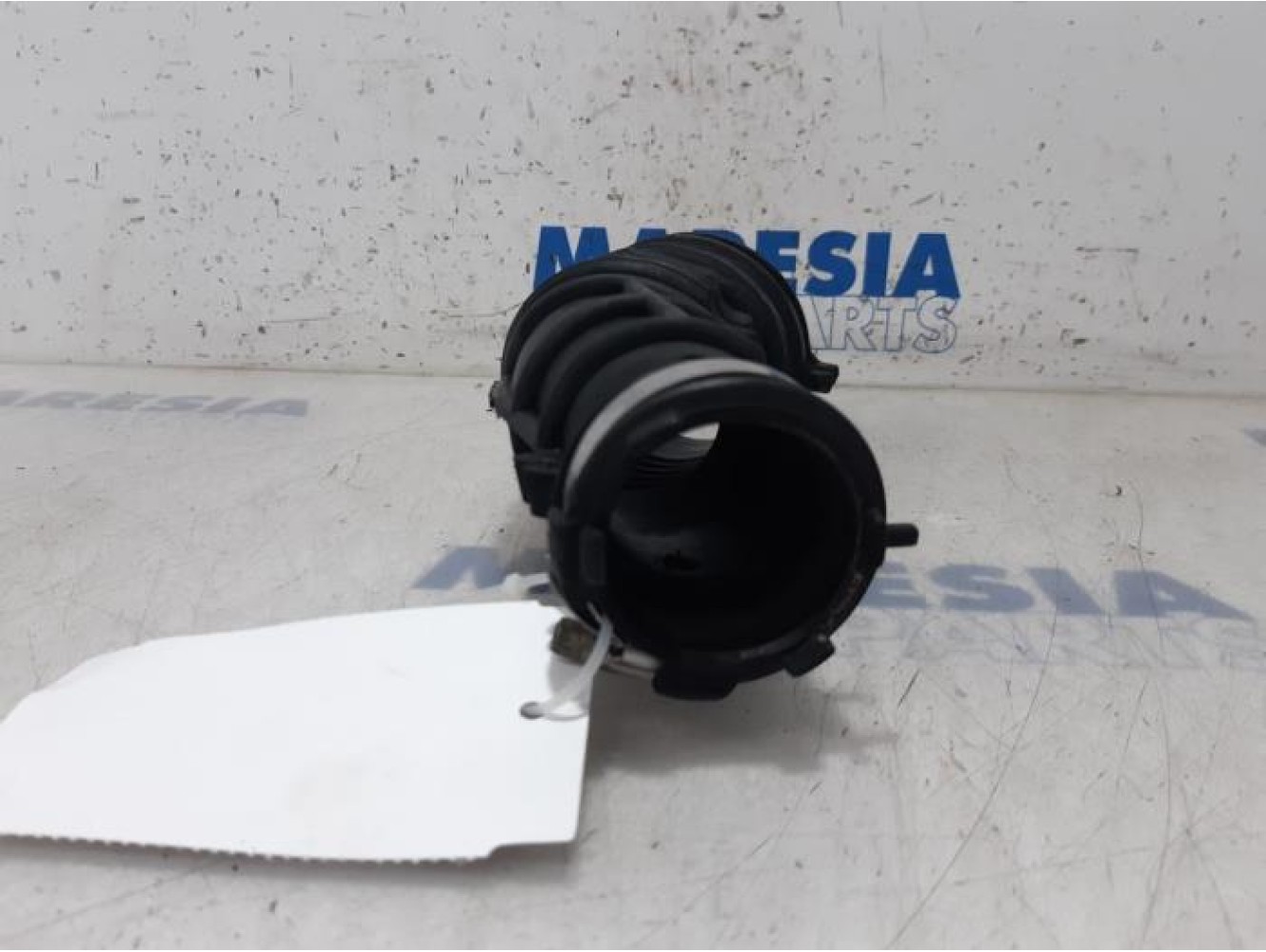 Renault - Clio - Air intake hose