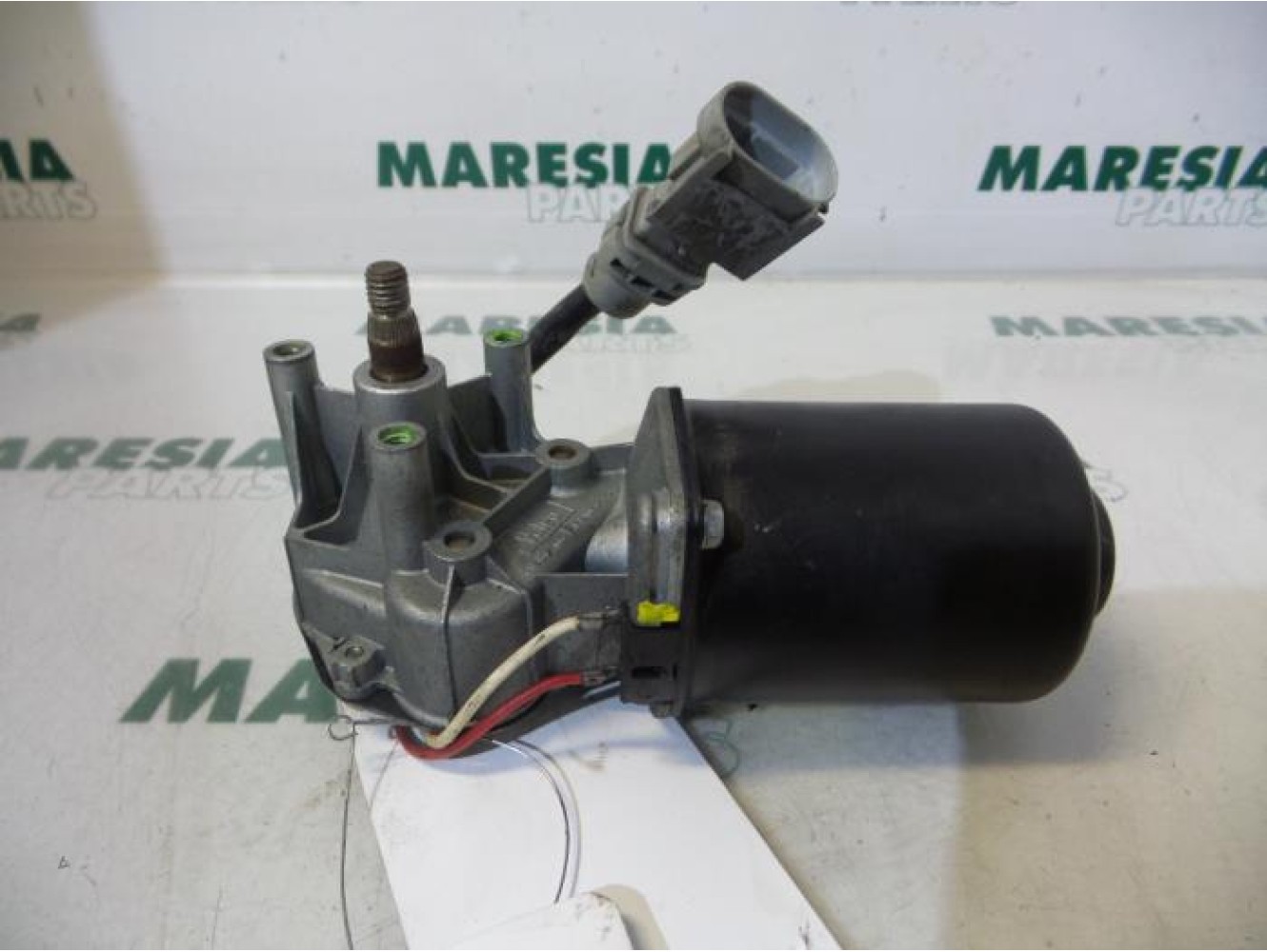 Renault - Clio - Front wiper motor