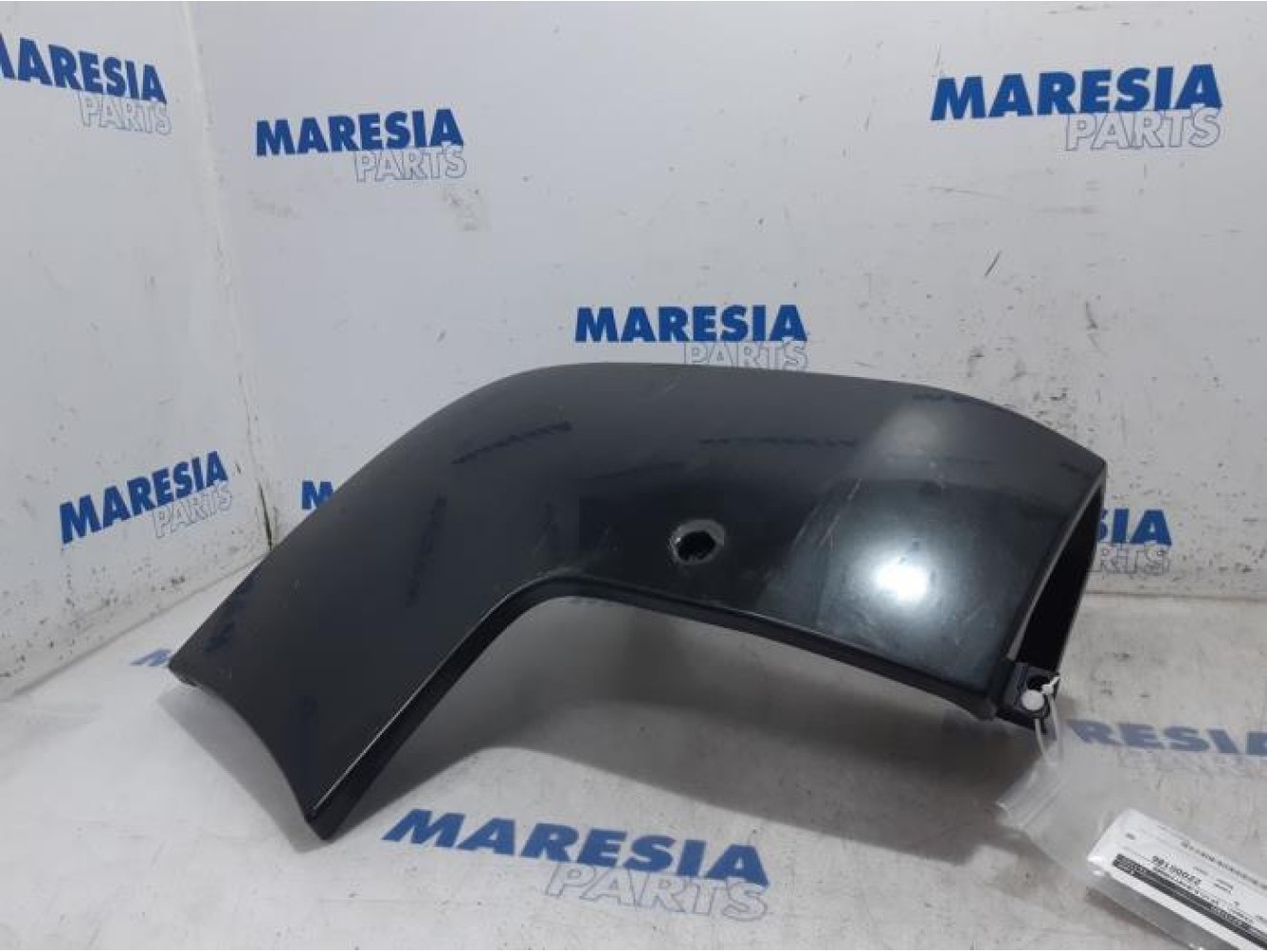 Renault - Trafic - Rear bumper component, right