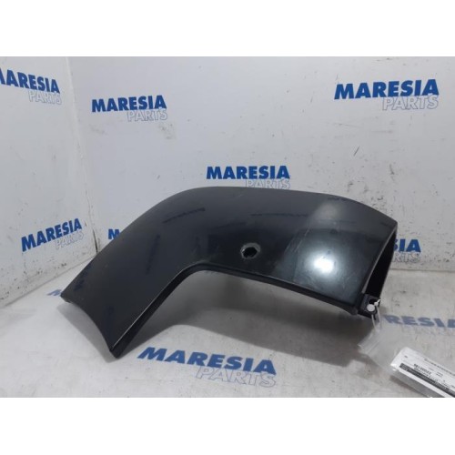 Renault - Trafic - Rear bumper component, right