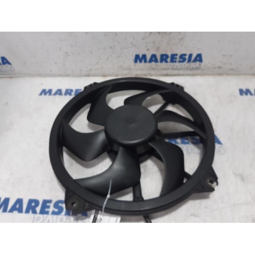 Citroen - C4 Grand Picasso - Fan motor